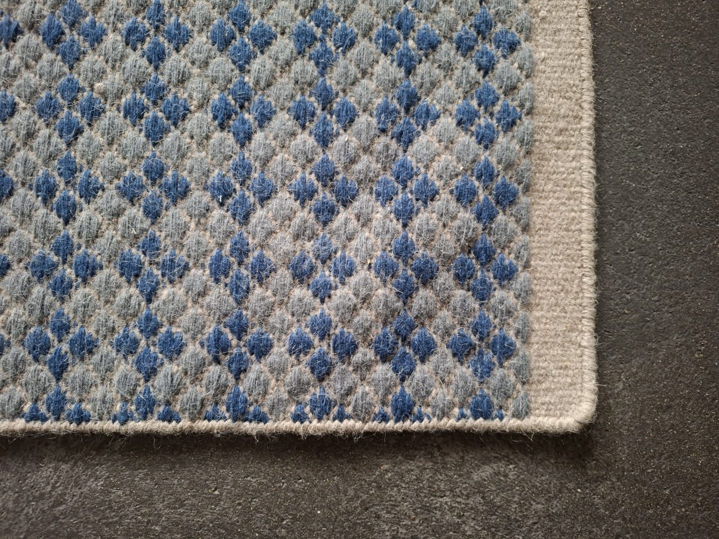 1000062318