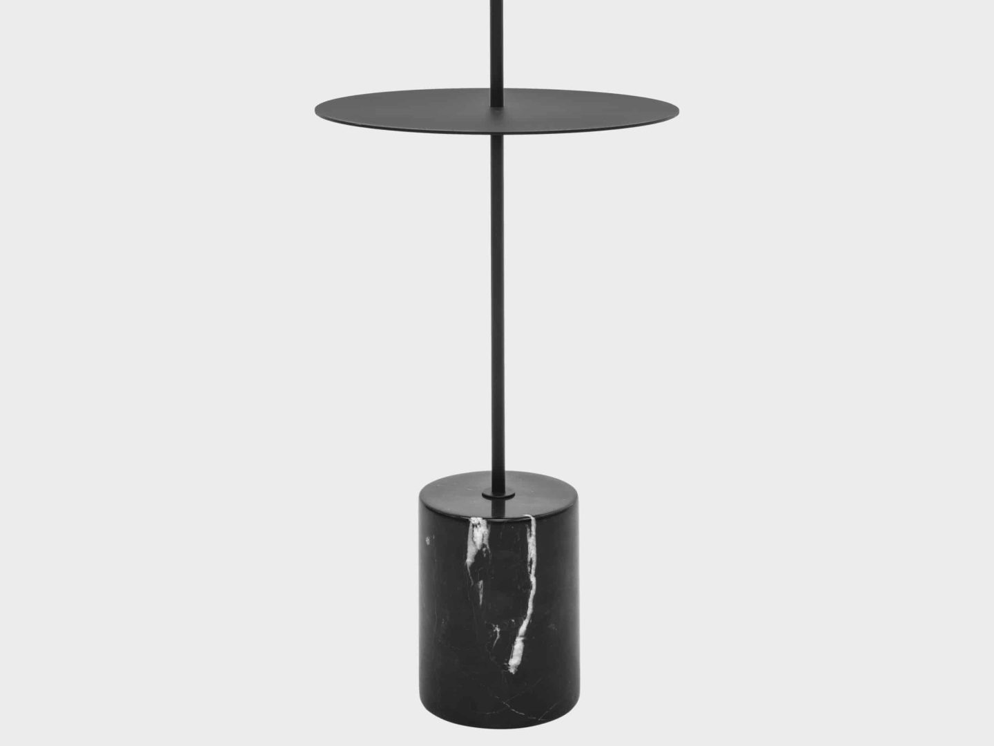 Wendelbo_Calibre side table_High w. handle_Grey background_72 dpi
