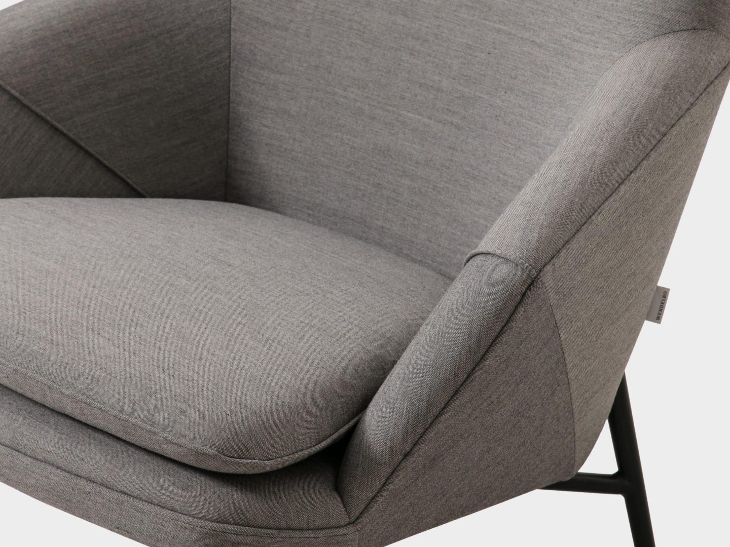 Wendelbo_Hug chair_Remix 3 col. 133_V4_Grey background_300 dpi